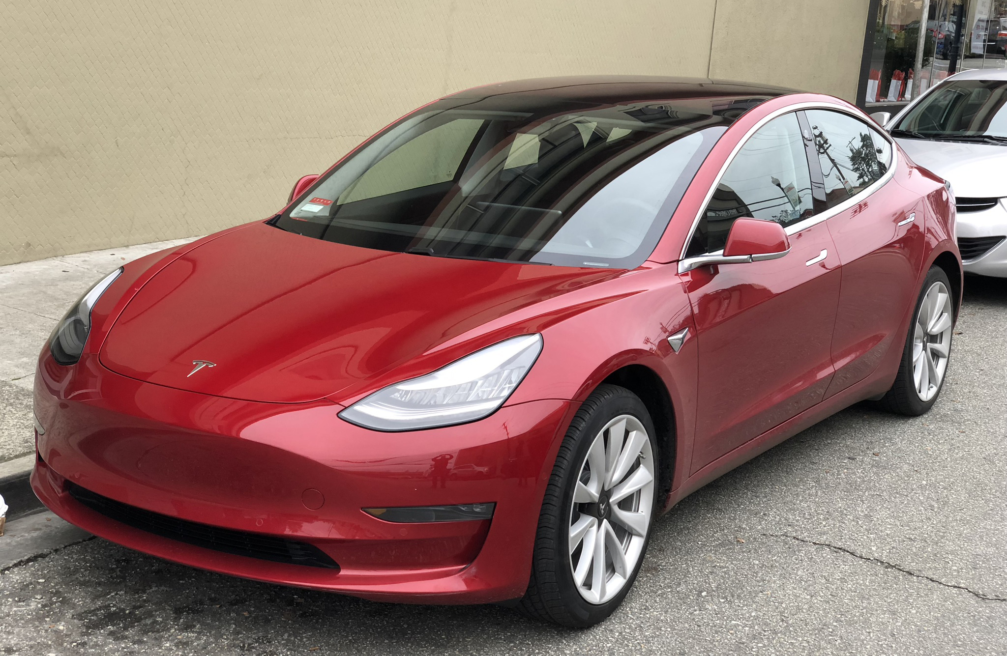TESLA MODEL 3 HAVING 8 AIRBAGS - India's best electric vehicles
