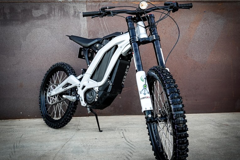This Electric Motorcycle is Insane-SUN RON Light Bee