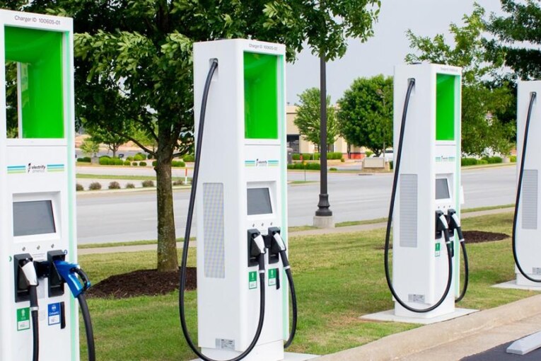 120 EV charging stations installation by Walmart across U.S.