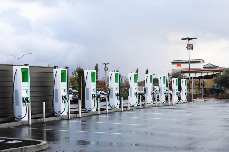 100 EV charging stations installations in Noida