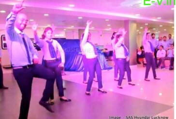 Hyundai Kona electric first delivery celebrated by dancing!