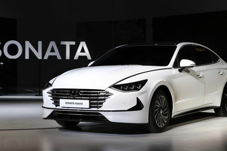 Hyundai’s Sonata now with solar panel roof!