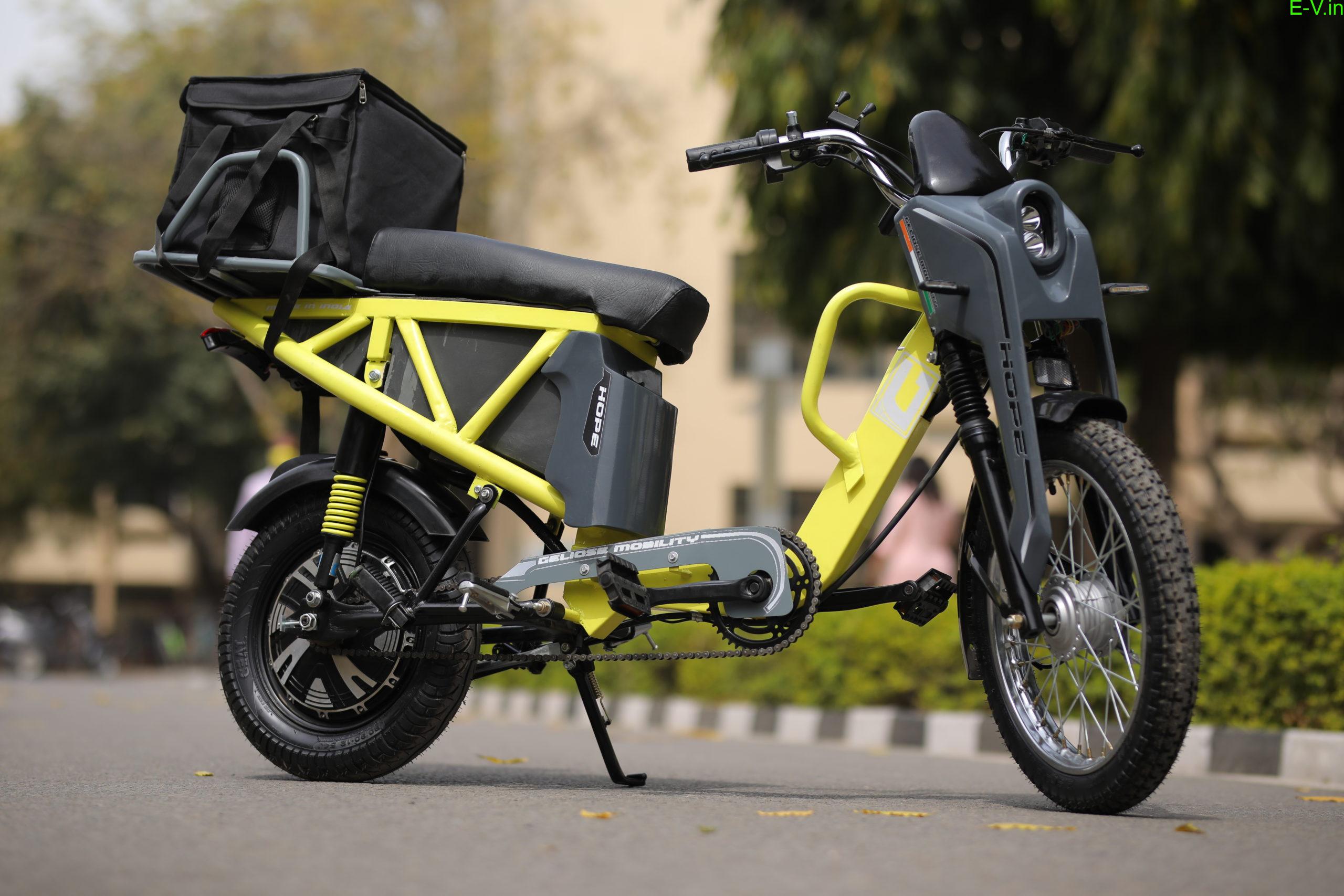 Internet-connected electric scooter