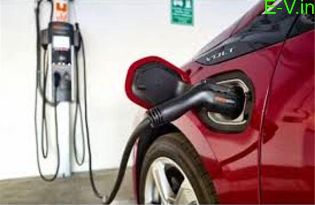 Public Sector Oil Companies to set up 900 charging stations in TN.