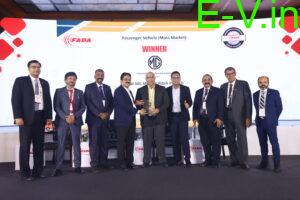 Vinay Raina, Chief Commercial Officer and Amit Ranjan, Head of Dealer Network Planning & Profita